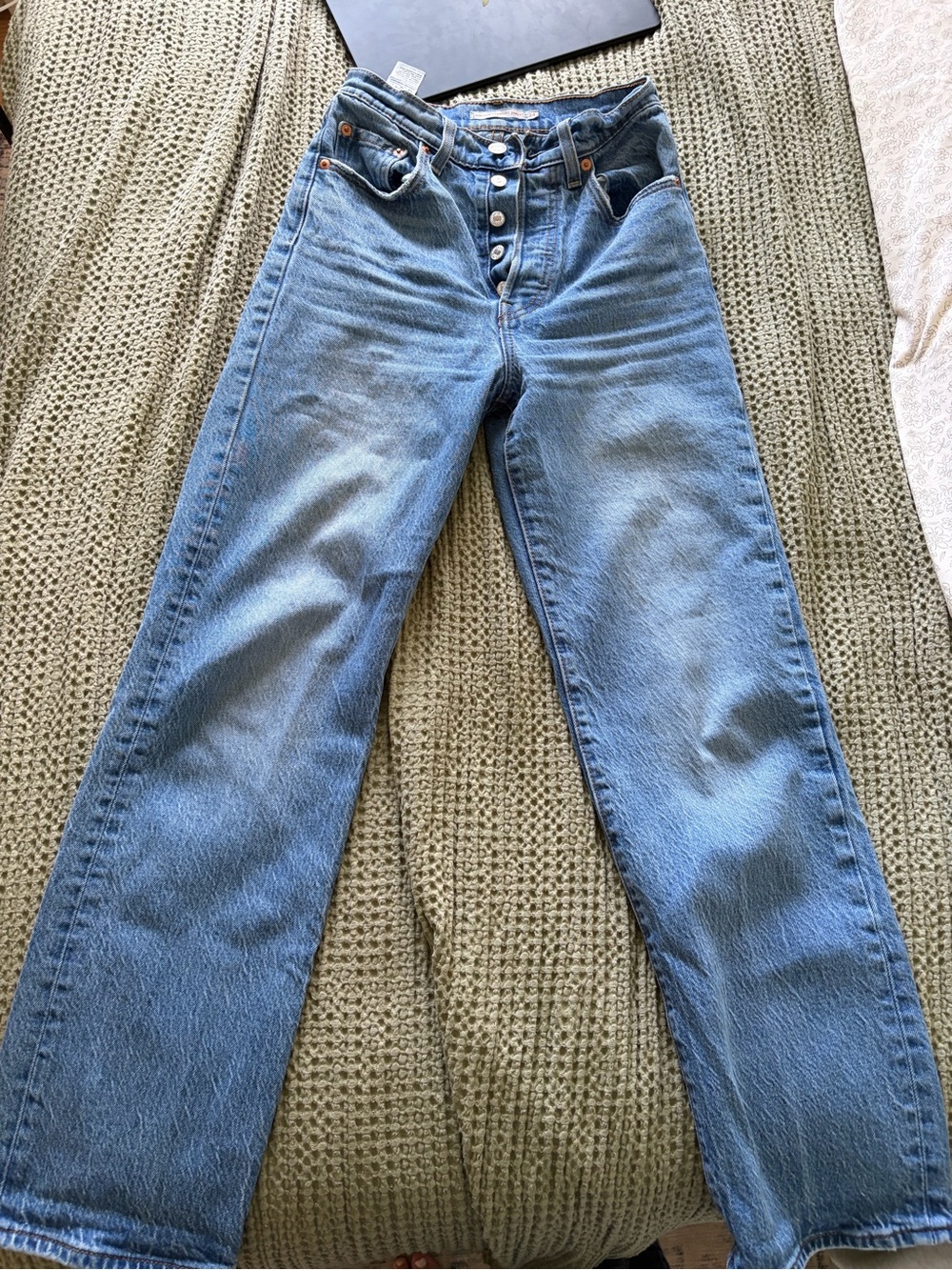 Levi's Ribcage High Rise Straight Ankle Jean - Picture 3 of 6